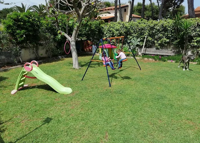 A Due Passi Dal Mare Con Piscina